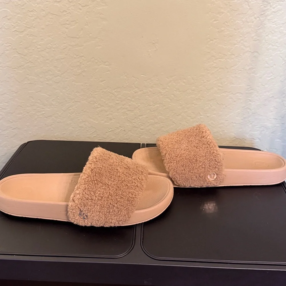 Lululemon Fleece Restfeel Slide Size US 8 - Picture 2 of 5